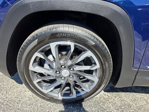 Used 2023 GMC Terrain SLT w/ Tech Package FWD image 16