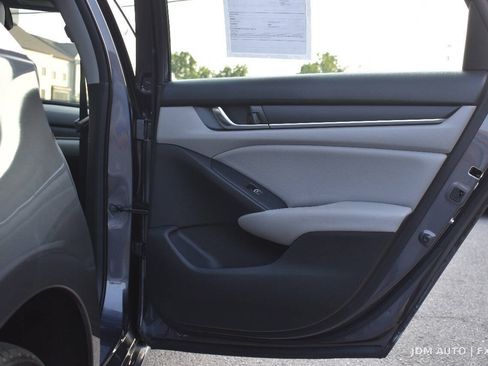 Used 2018 Honda Accord EX image 11