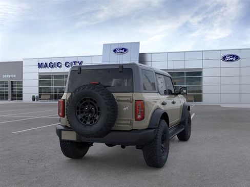 New 2026 Ford Bronco Outer Banks w/ Sasquatch Package AWD/4WD image 8