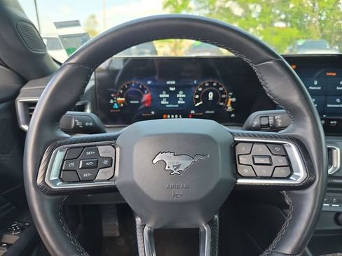 Used 2025 Ford Mustang Premium RWD image 17