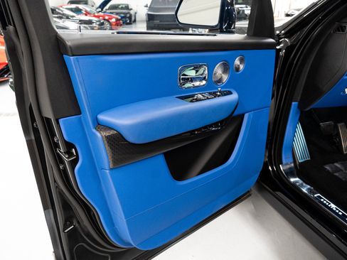 Used 2023 Rolls-Royce Cullinan Black Badge w/ Driver's Package image 12