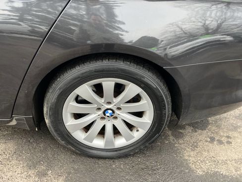 Used 2010 BMW 750i xDrive image 12