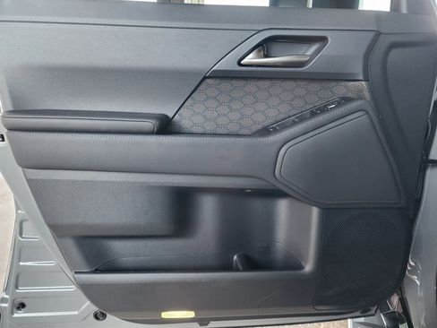 Used 2025 Lexus GX 550 w/ Accessory Package (2T) image 24