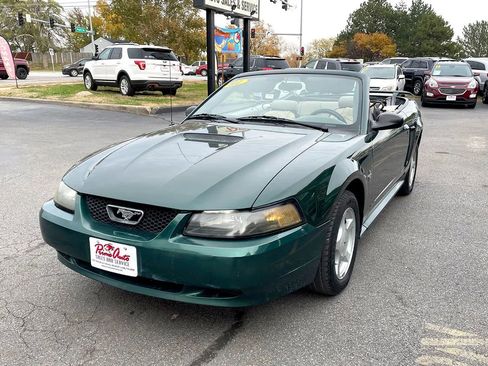 Used 2001 Ford Mustang Premium image 3