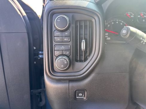 Used 2022 Chevrolet Silverado 1500 Custom AWD/4WD image 18