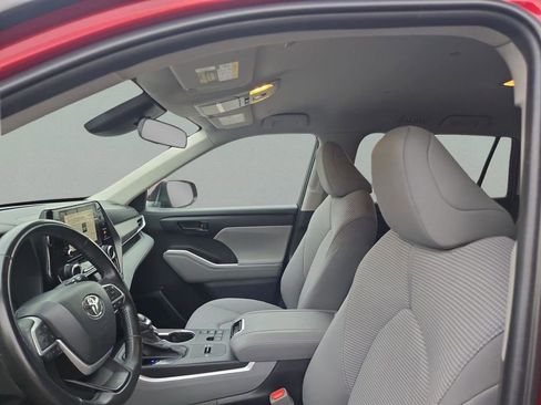 Used 2023 Toyota Highlander L image 31