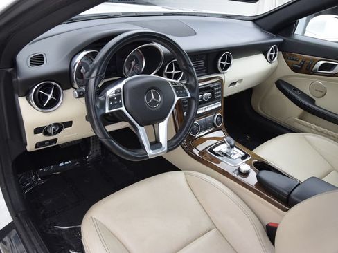 Used 2016 Mercedes-Benz SLK 300 image 18