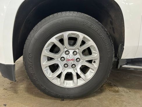 Used 2018 GMC Yukon XL SLE image 42