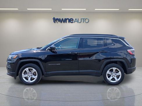 Used 2023 Jeep Compass Latitude AWD/4WD image 4