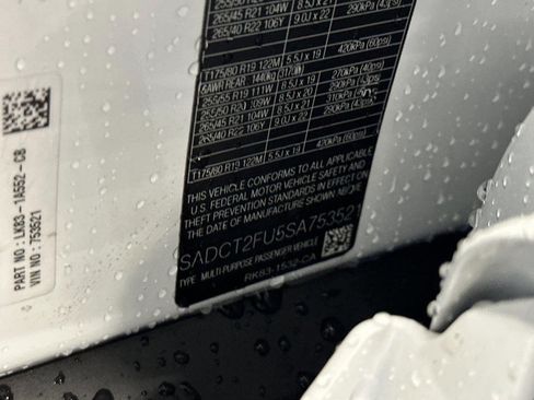 New 2025 Jaguar F-PACE R-Dynamic S image 18