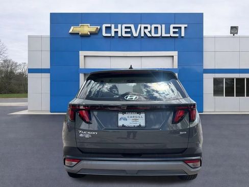 Used 2025 Hyundai Tucson SE AWD/4WD image 6