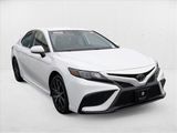 Used 2021 Toyota Camry SE image 3