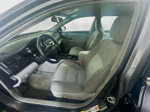 Used 2016 Toyota Camry LE image 13