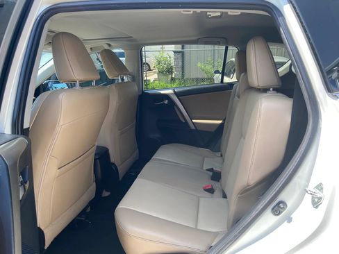 Used 2014 Toyota RAV4 Limited w/ Technology Package FWD image 17