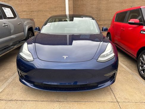 Used 2018 Tesla Model 3 Long Range RWD image 2