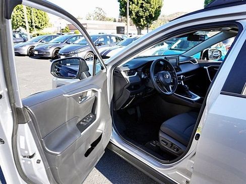 Used 2022 Toyota RAV4 XLE w/ Convenience Package FWD image 36