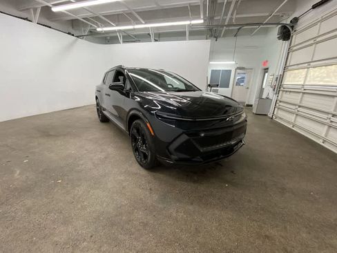 Used 2024 Chevrolet Equinox EV RS image 8