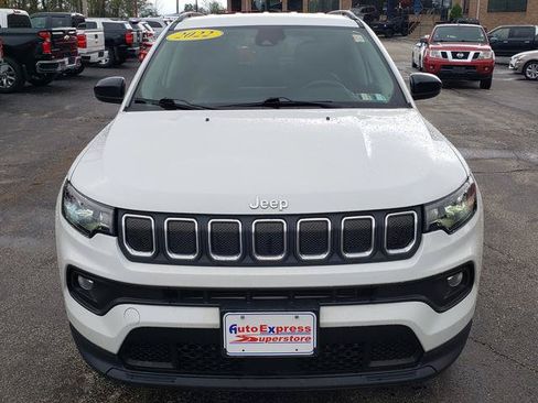 Used 2022 Jeep Compass Latitude w/ Convenience Group AWD/4WD image 2