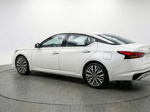 Used 2025 Nissan Altima 2.5 SV image 6