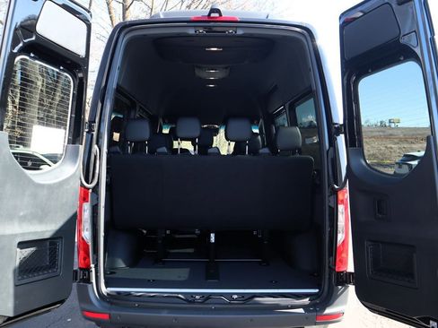 Used 2024 Mercedes-Benz Sprinter 2500 image 6