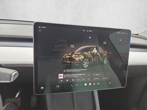 Used 2022 Tesla Model Y Long Range image 19