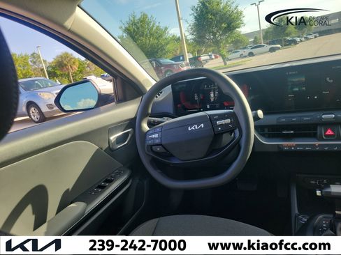 New 2025 Kia K4 FWD image 20