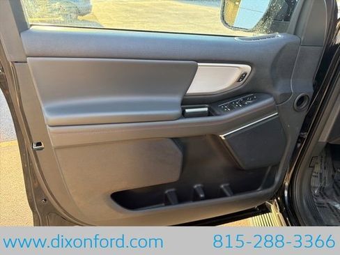 Used 2025 Ford Expedition Active AWD/4WD image 27