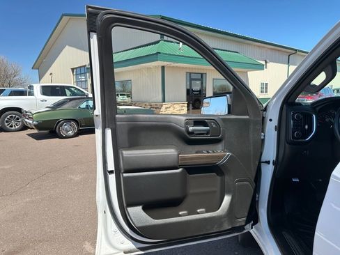 Used 2021 Chevrolet Silverado 1500 RST w/ Z71 Off-Road Package image 11