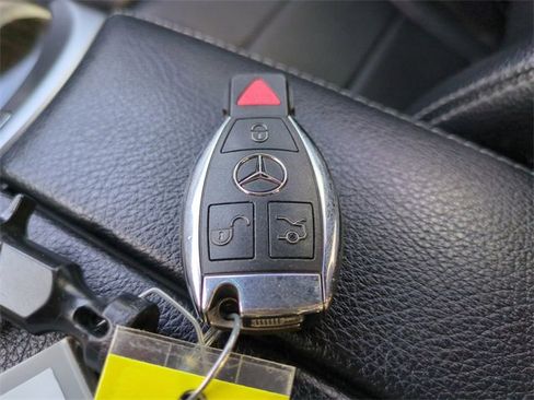 Used 2017 Mercedes-Benz GLC 300 4MATIC w/ Premium 2 Package image 30