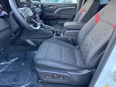 Certified 2023 Chevrolet Colorado Z71 w/ Z71 Convenience Package 2 AWD/4WD image 15