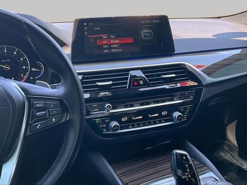 Used 2018 BMW 530i w/ Premium Package RWD image 6