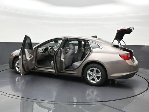 Used 2024 Chevrolet Malibu LS FWD image 39