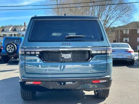 New 2026 Jeep Grand Wagoneer Summit image 4