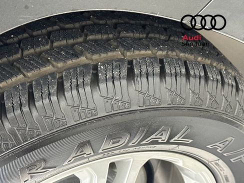 Used 2021 GMC Terrain SLE w/ Driver Convenience Package image 13