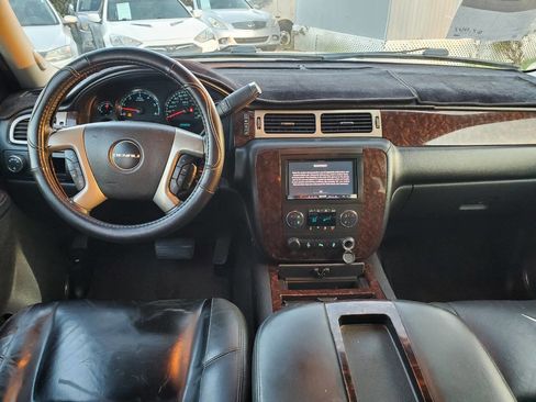 Used 2013 GMC Yukon XL Denali image 15