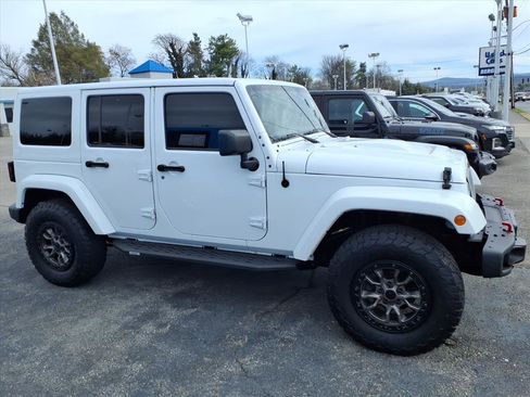 Used 2018 Jeep Wrangler Altitude image 3