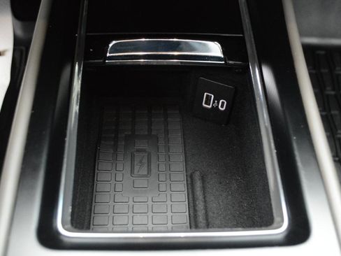 Used 2023 Lincoln Corsair AWD w/ Equipment Group 101A image 29