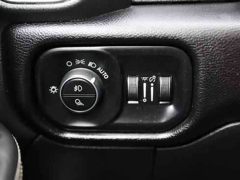 Used 2024 RAM 2500 Laramie w/ Safety Group image 37