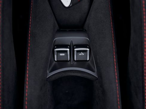 Used 2024 McLaren 750S image 68