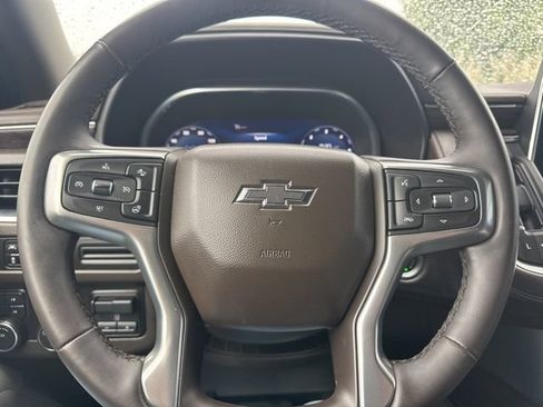Used 2023 Chevrolet Tahoe Z71 w/ Luxury Package AWD/4WD image 27