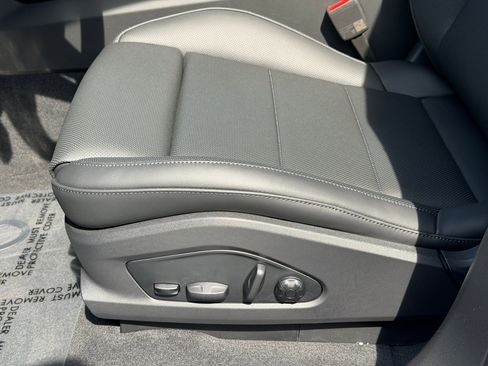 New 2026 Porsche Macan 4 Electric AWD/4WD image 23