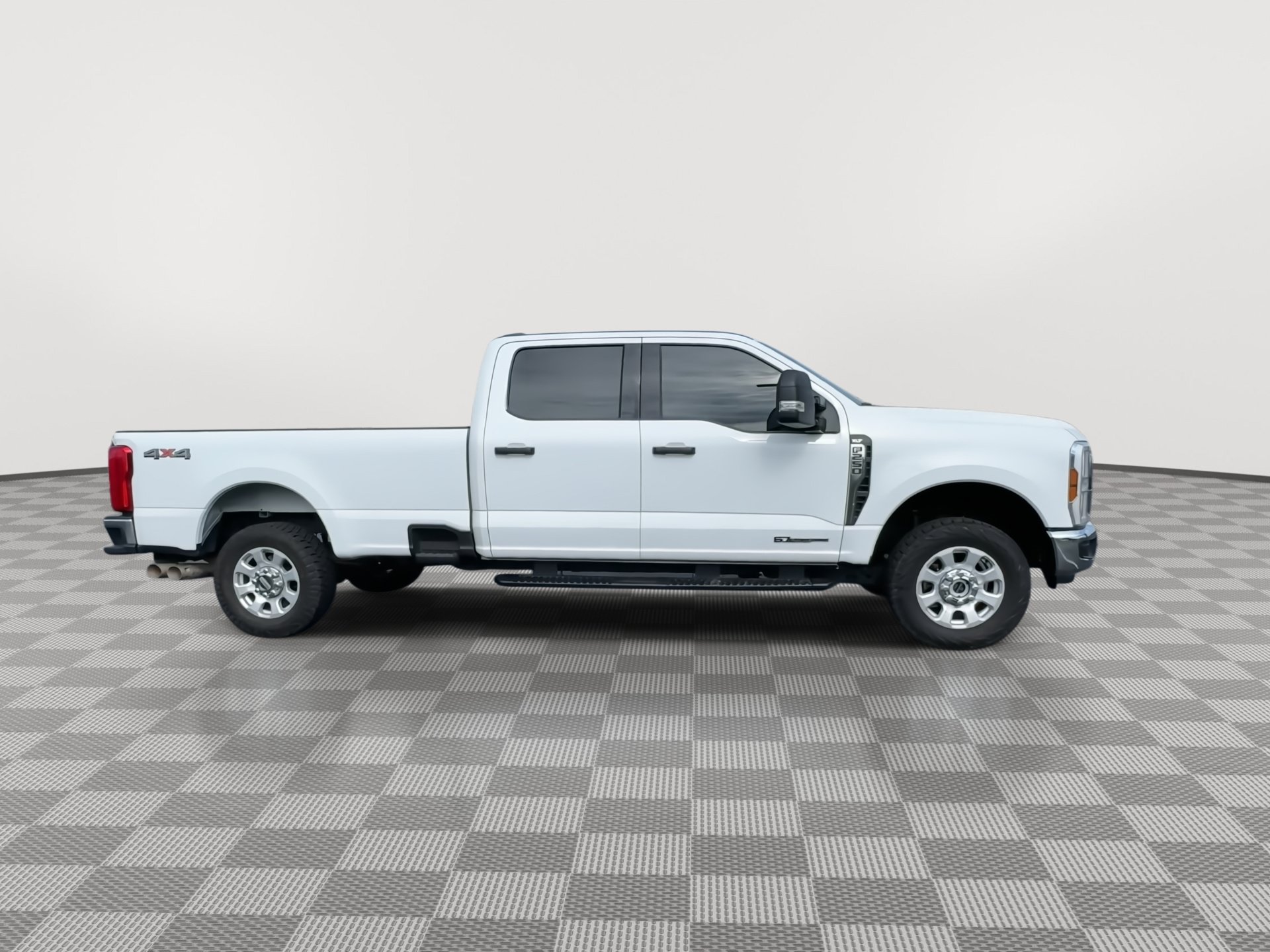 Used 2024 Ford F250 XLT AWD/4WD image 9