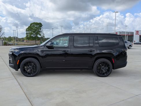 New 2026 Jeep Grand Wagoneer Limited AWD/4WD image 4