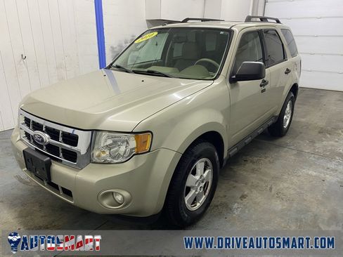 Used 2010 Ford Escape XLT image 7