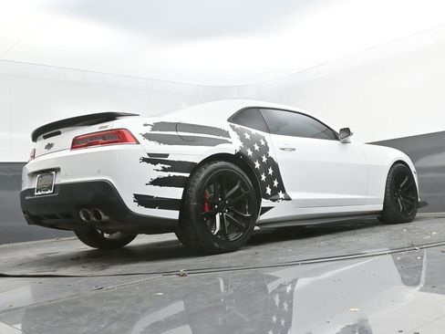 Used 2014 Chevrolet Camaro SS w/ SS Performance Package image 29