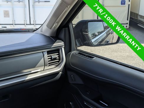 Certified 2022 Ford Expedition Max XLT image 19