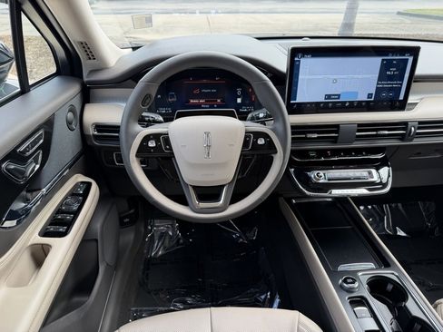 Used 2024 Lincoln Corsair Premiere w/ Equipment Group 102A image 2