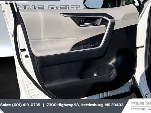 Used 2023 Toyota RAV4 XLE w/ Convenience Package FWD image 19