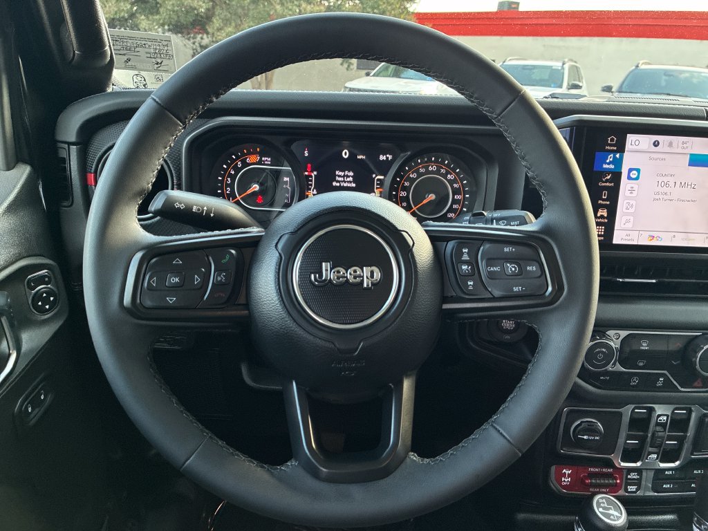 Used 2026 Jeep Wrangler Unlimited Rubicon AWD/4WD image 15
