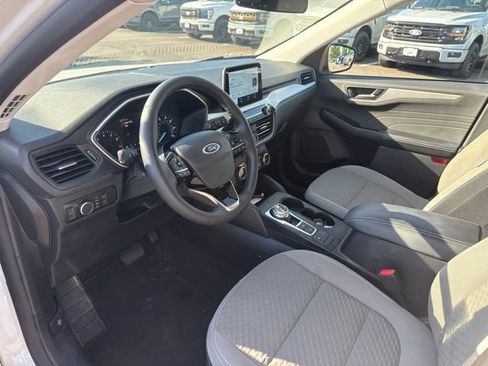 Used 2022 Ford Escape SE w/ SE Sport Appearance Package FWD image 9